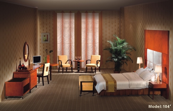 Gelaimei Cherry Color Hotel Bedroom Furniture mette con la Tabella vestentesi di legno solida